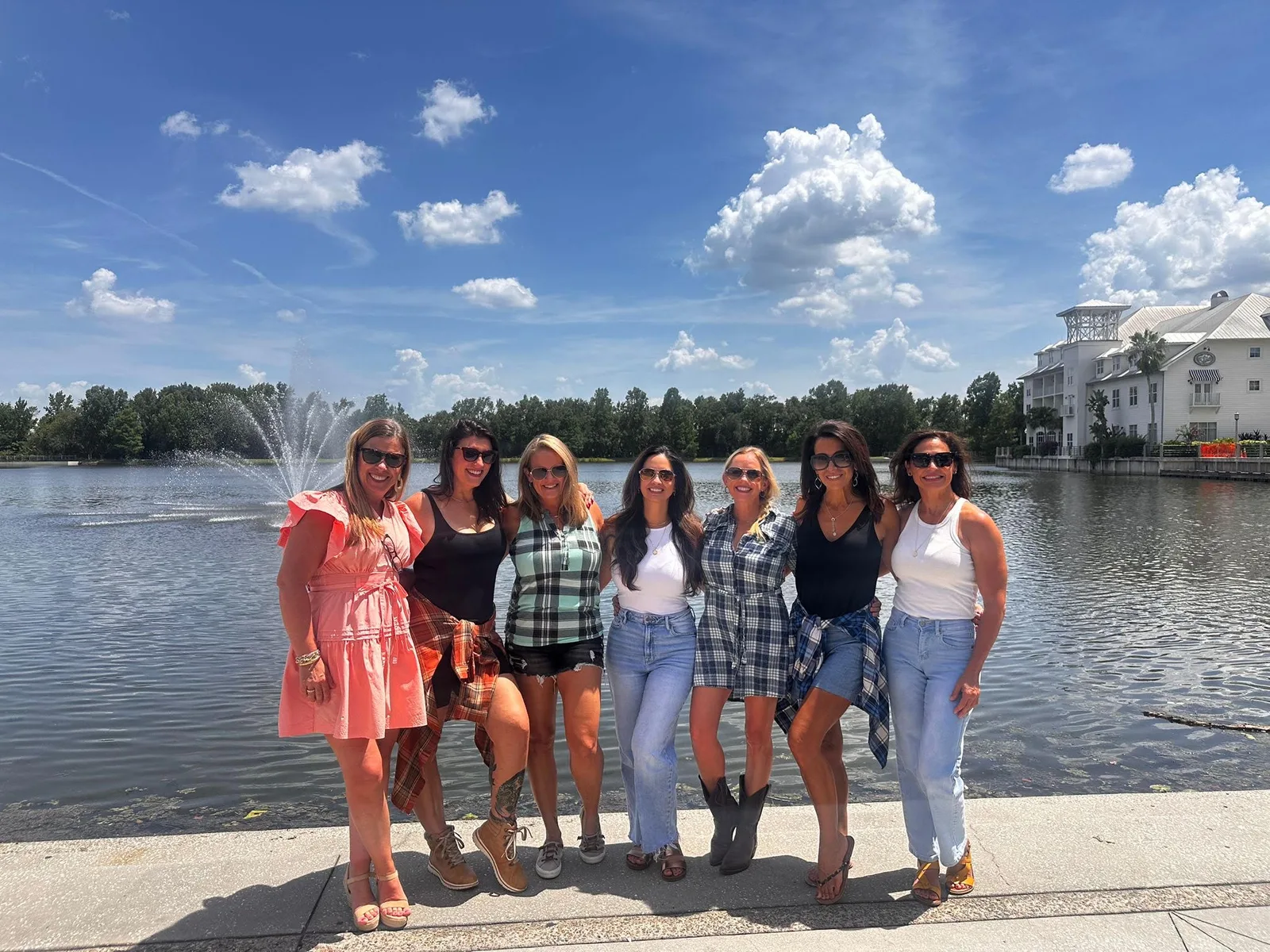 A group of Book Fetish Mommas readers together
